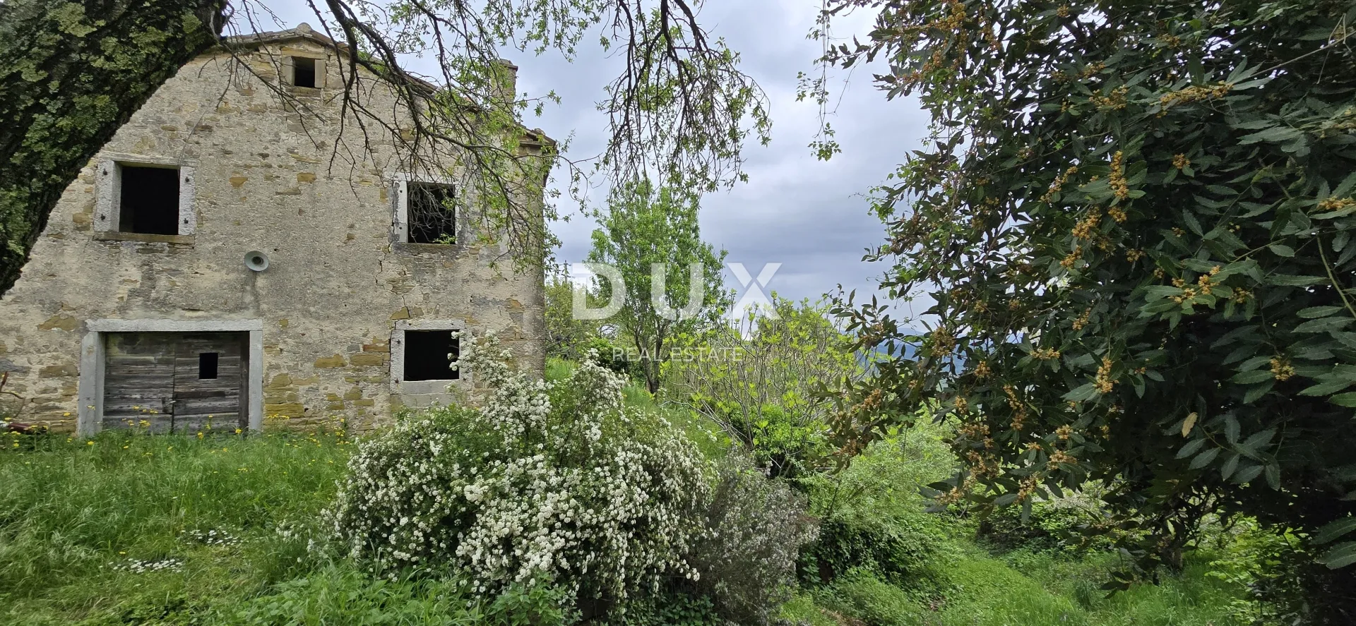 istra, motovun - kamena kuća s pogledom za adaptaciju - slika 6