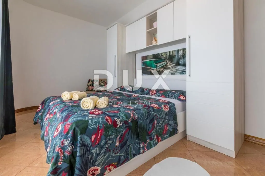 crikvenica- prekrasna villa s 3 apartmana i bazenom - slika 10