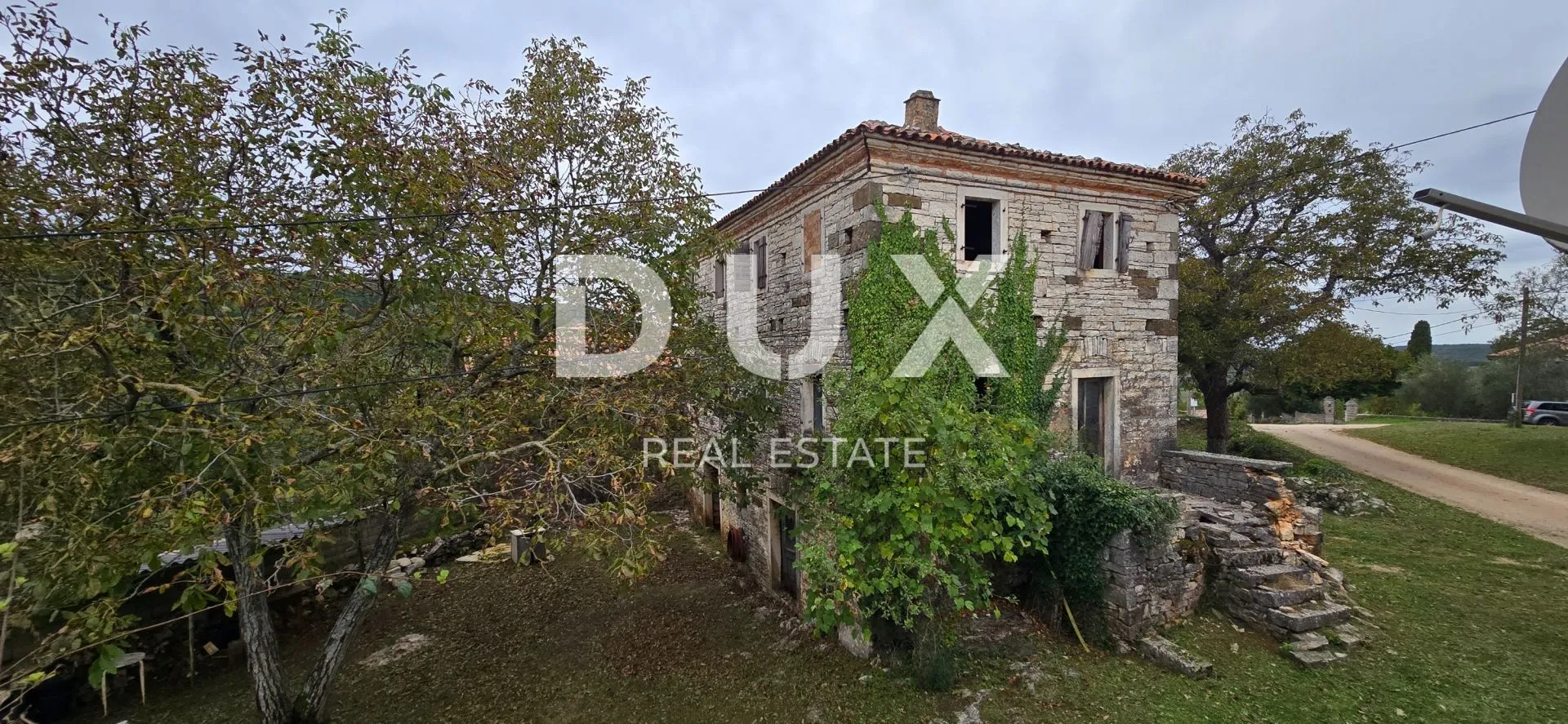 istra, oprtalj - imanje od dvije kuće s pripadajućom okućnicom na ugodnoj lokaciji, prilika! - slika 49