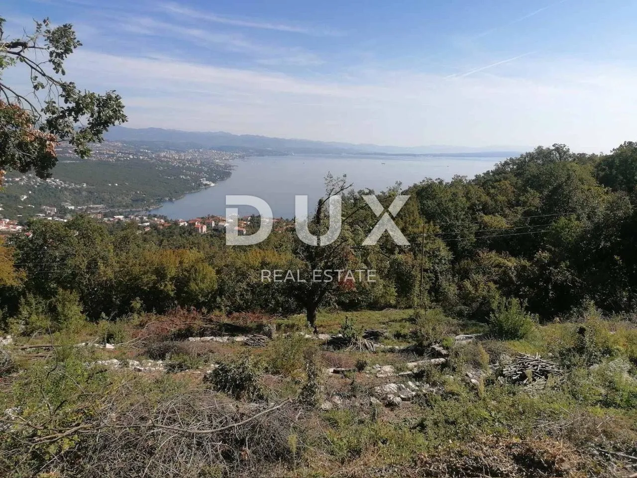 OPATIJA, BREGI- građevinsko zemljište 5.208m2 s pogledom na more za stambenu zgradu-stanove-apartmane/ obiteljsku kuću/ villu/ kuće za iznajmljivanje- odmor s bazenom - Bregi, Matulji