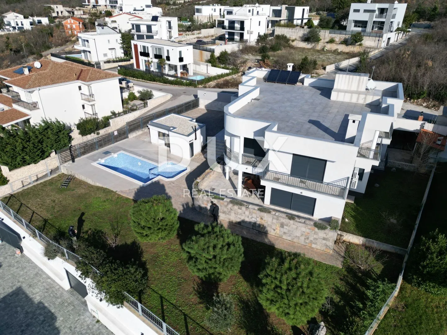 crikvenica - prostrana vila s panoramskim pogledom na more! - slika 3