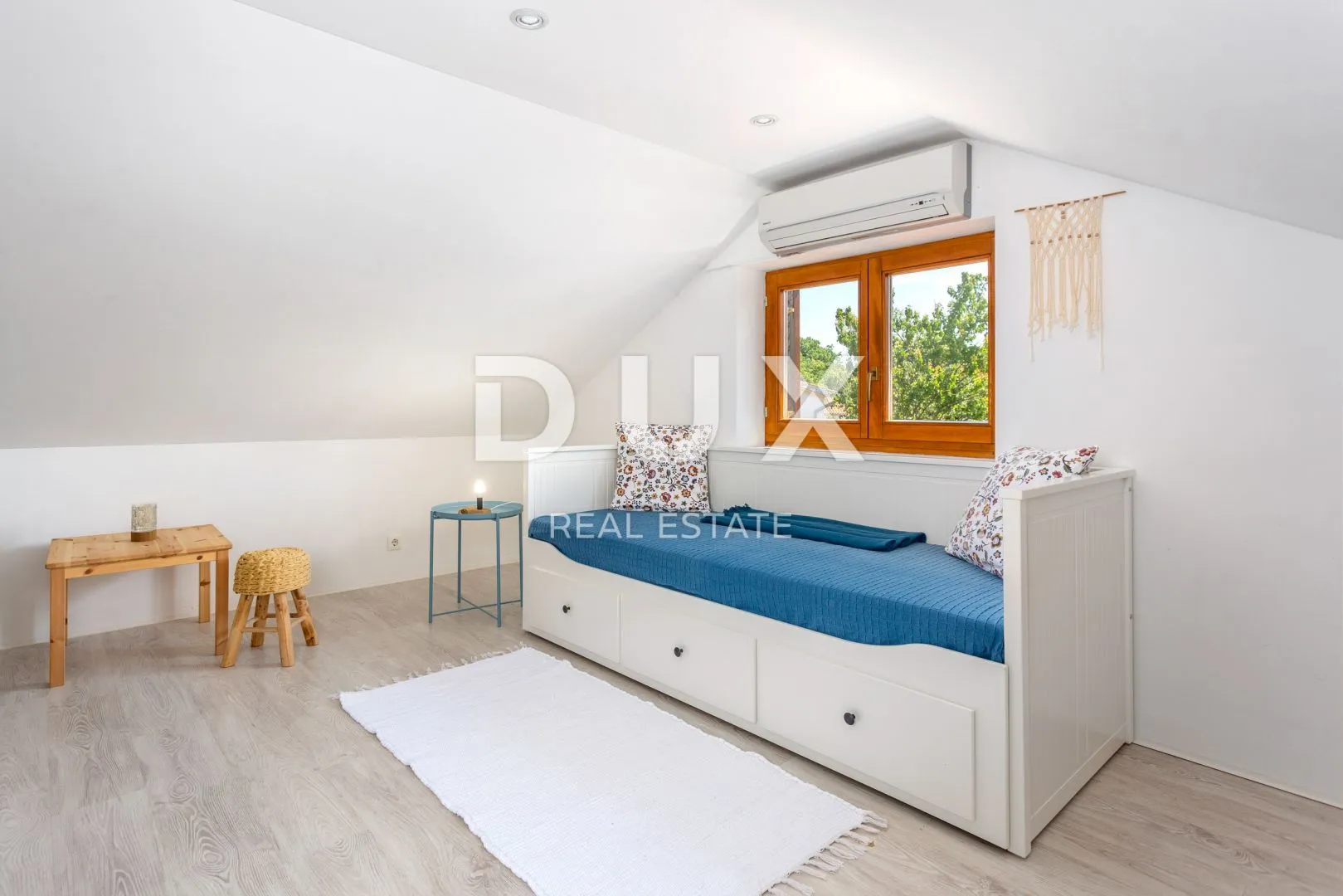 otok krk, vrbnik (okolica) - prilika! kuća s bazenom i jacuzzijem - slika 35