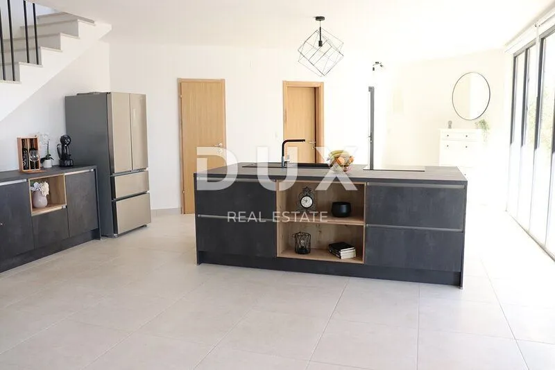 otok krk, poljica (okolica) - moderna vila 4s+db, bazen, roštilj, parking - slika 8