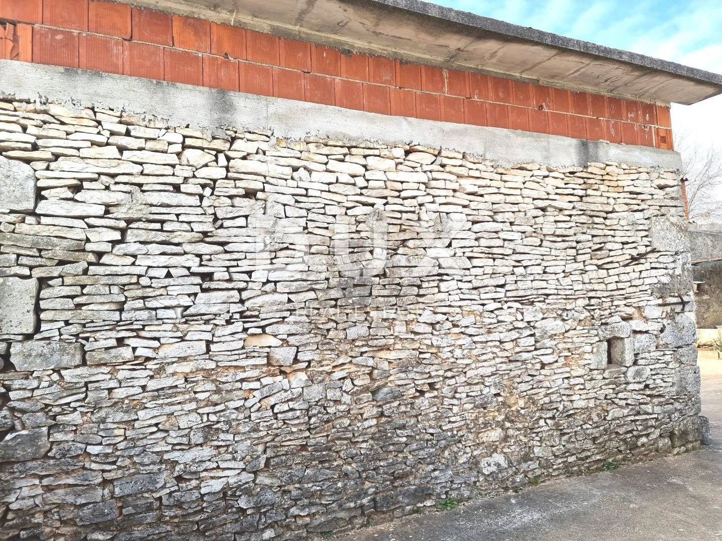istra, marčana kamene kuće za renovaciju na selu s lijepim dvorištem - slika 9