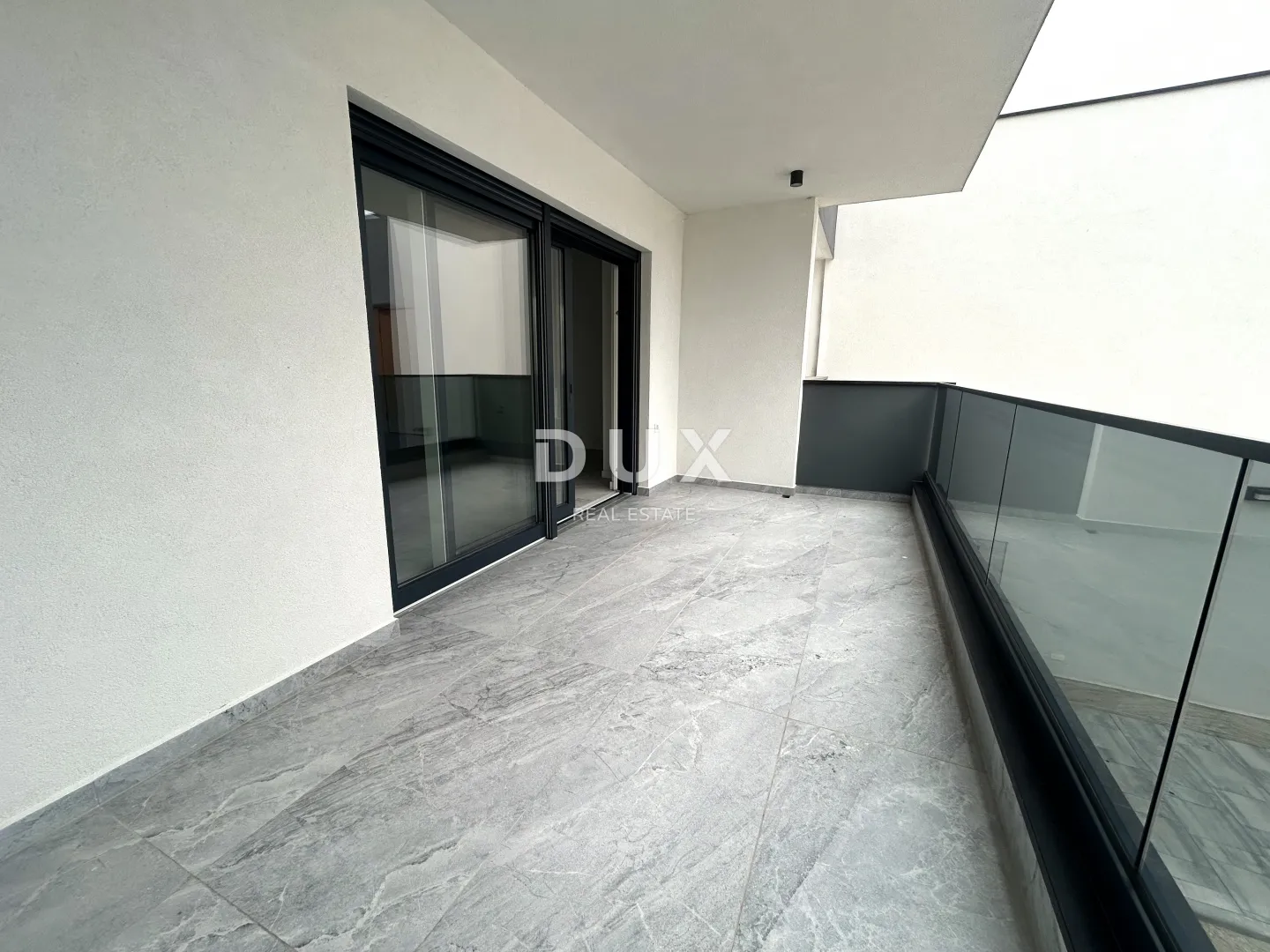 šibenik, vodice - novogradnja, 120 m od plaže, garaža, ostava, 3 sobe - slika 6
