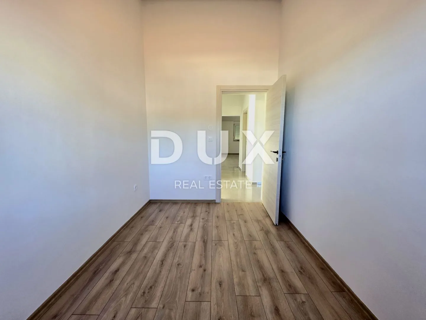 istra, šišan - apartmanska kuća s dvije stambene jedinice i pomočnim objektom - slika 58