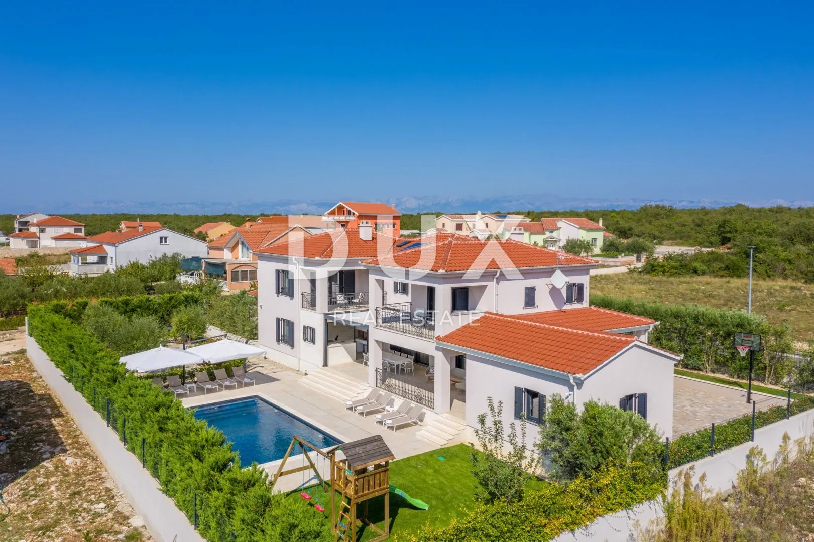 zadar, gorica - prekrasna luksuzna vila s grijanim bazenom - slika 9