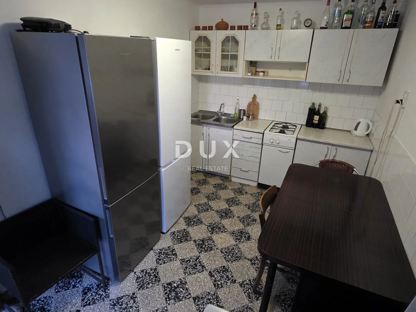 otok pag, kolan - kuća u nizu i studio apartman, top prilika! - slika 2