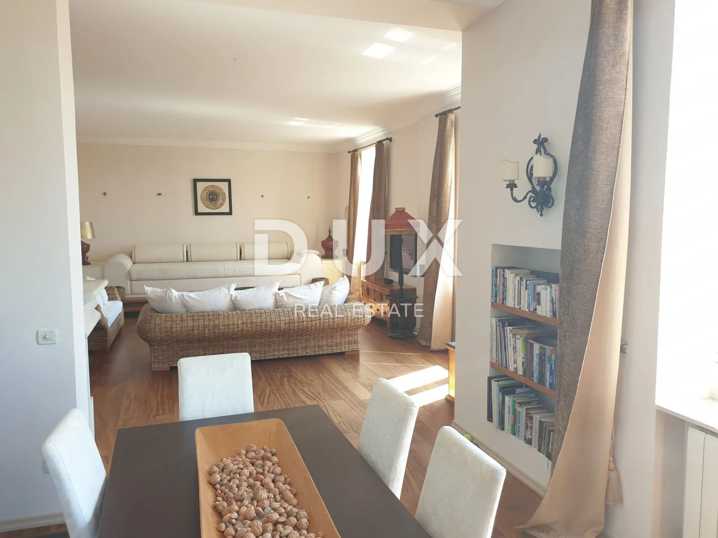 opatija, strogi centar - stan u vili 100 metara do mora s parkirnim mjestom! - slika 3