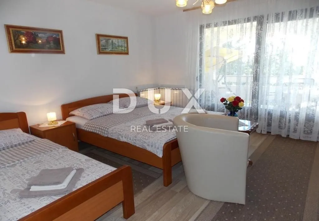 otok krk, malinska - dvojna kuća sa 7 apartmana - slika 3