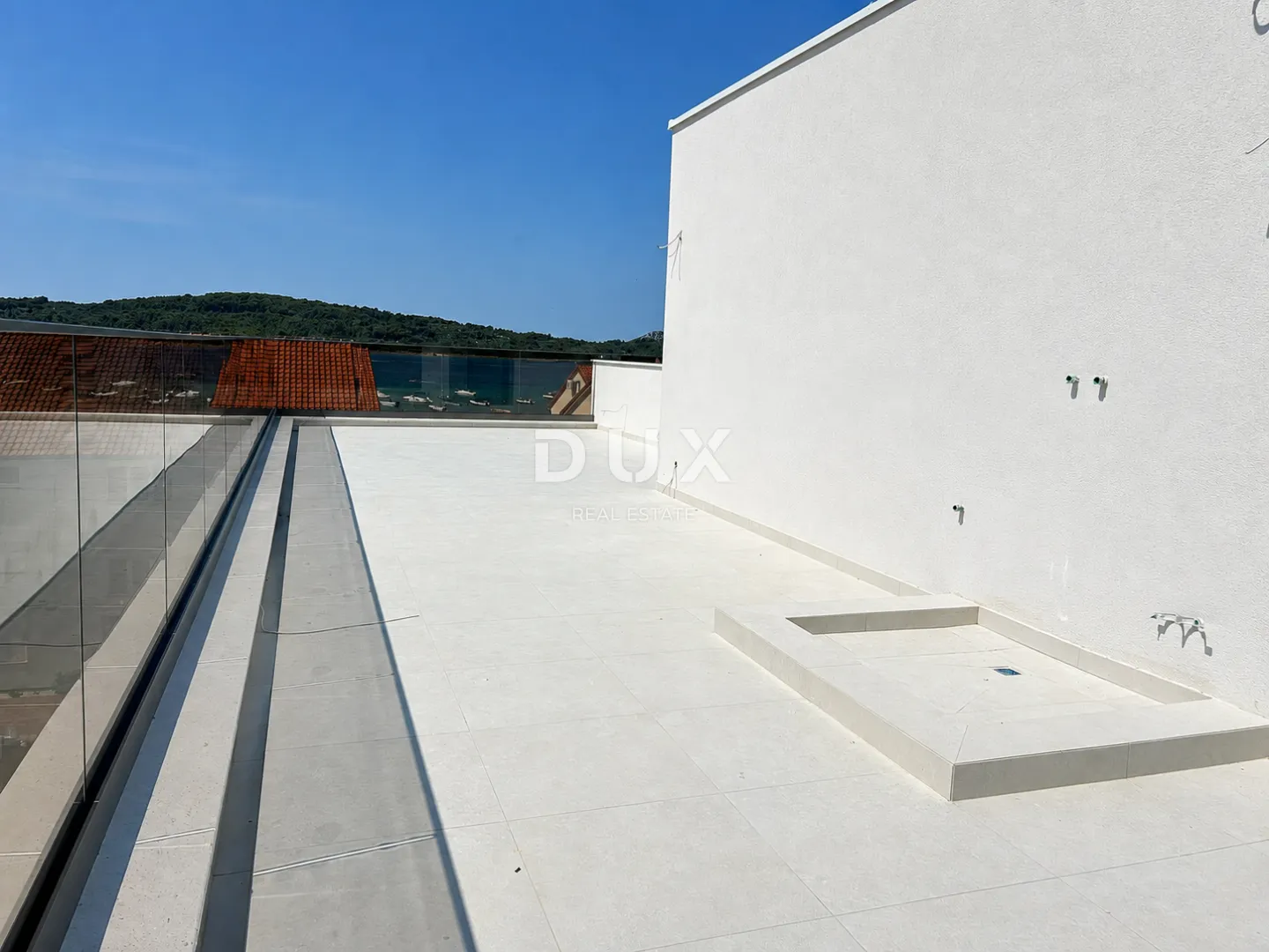 vodice, srima – penthouse s krovnom terasom, pogledom na more i liftom - slika 40