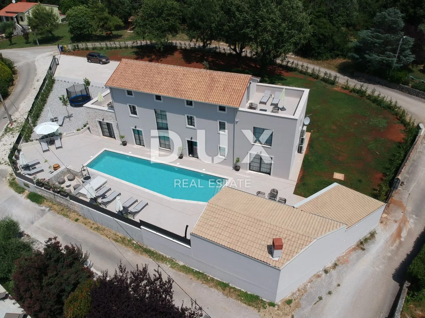 istra, poreč - ekskluzivna vila s bazenom - slika 2