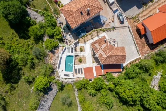 otok krk, malinska - samostojeća kuća s bazenom - slika 4