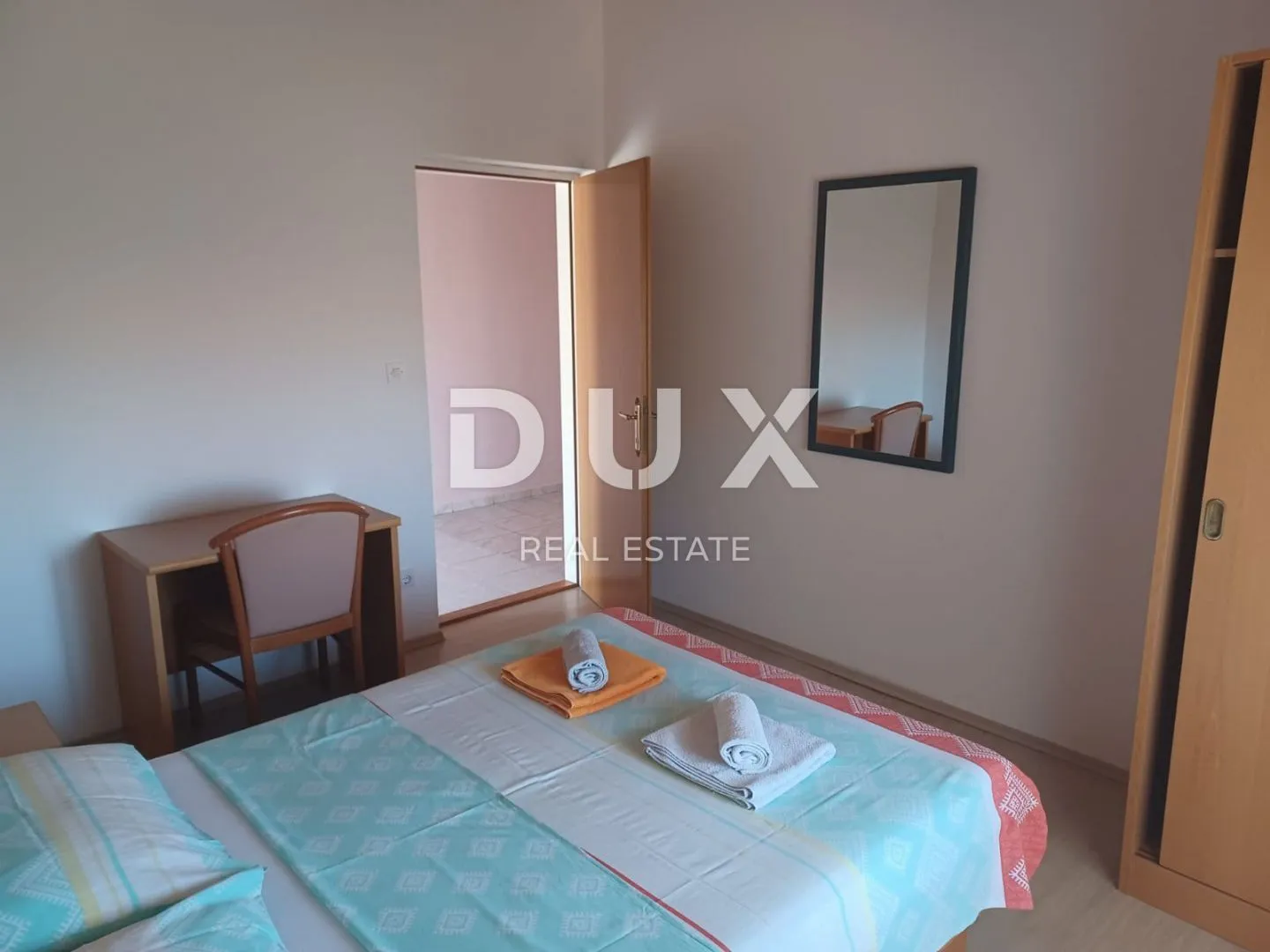 otok rab, barbat - samostojeća apartmanska kuća na odličnoj lokaciji - slika 16