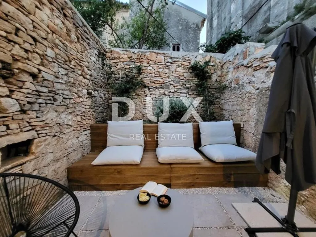istra,vodnjan - dizajnerski renovirana kamena kuća - slika 28