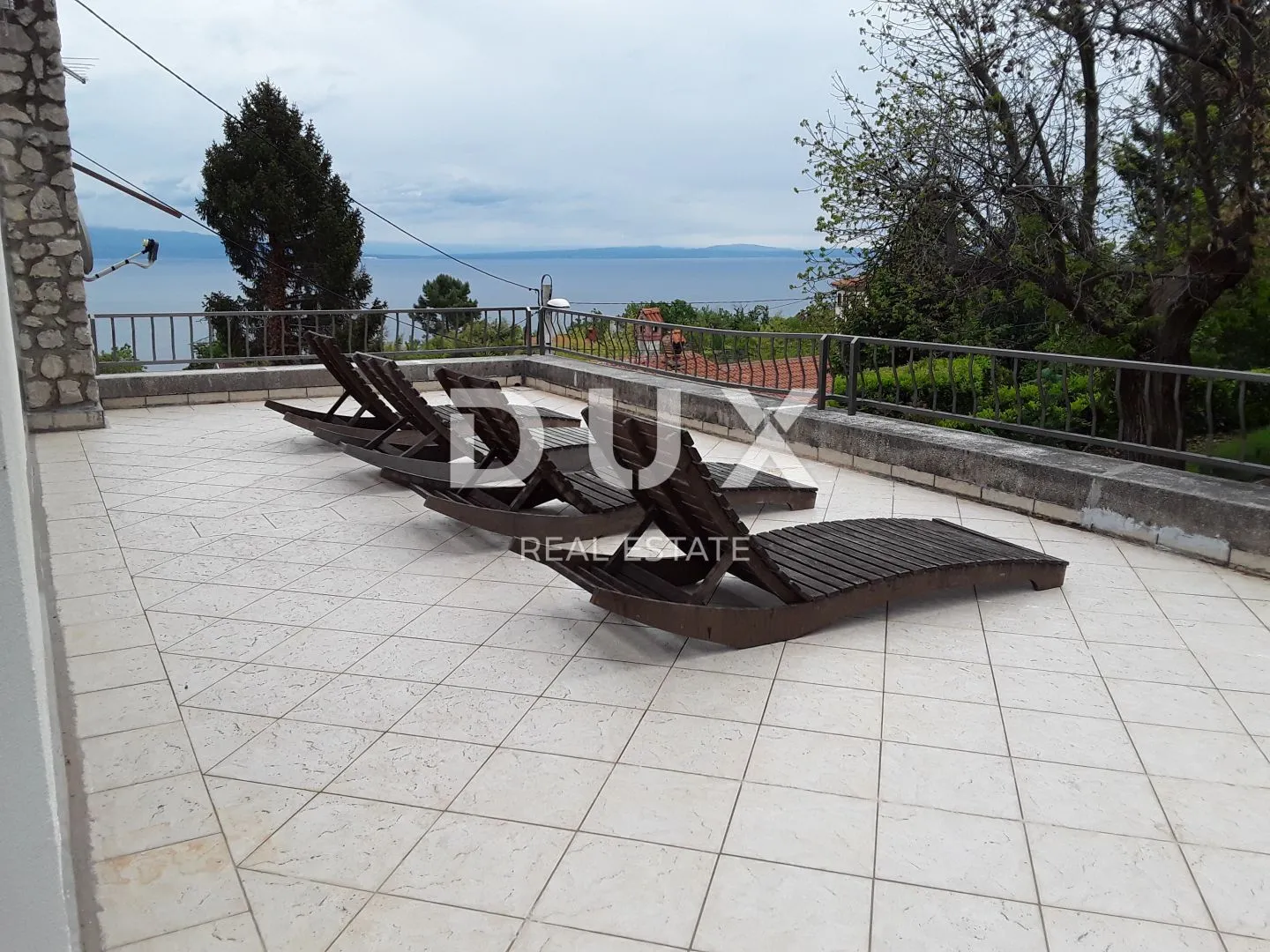 lovran - turistički objekt s 8 apartmana i 1300m2 okućnice - slika 7