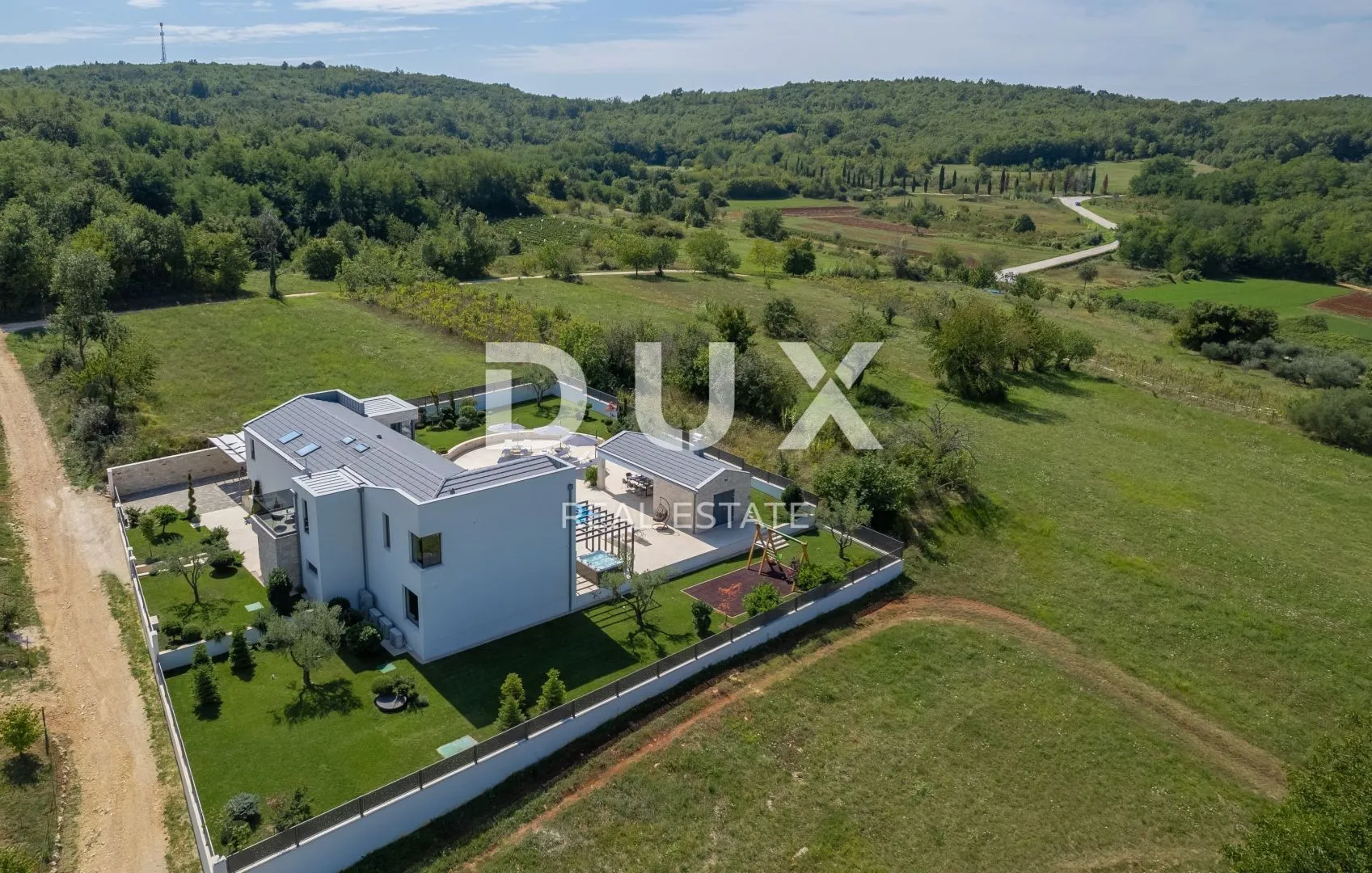 istra, motovun - impresivna luksuzna vila - slika 61