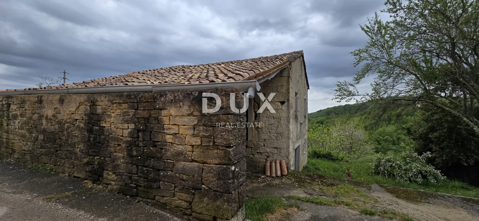 istra, motovun - kamena kuća s pogledom za adaptaciju - slika 9