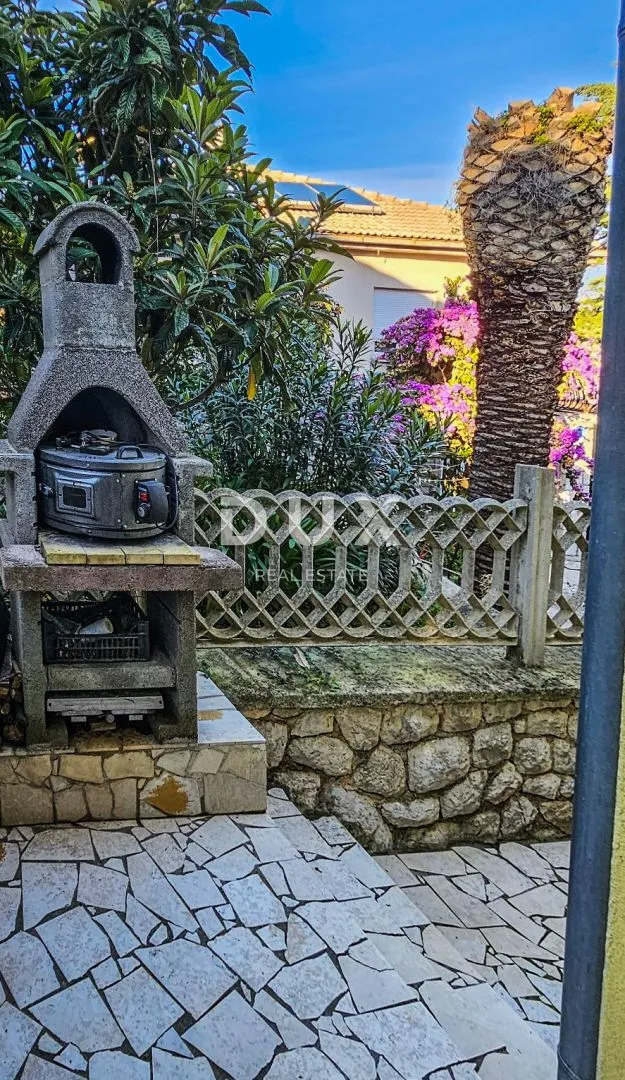 mali lošinj, centar - stan sa dvorištem na samo 500m od mora i glavnog trga - slika 15