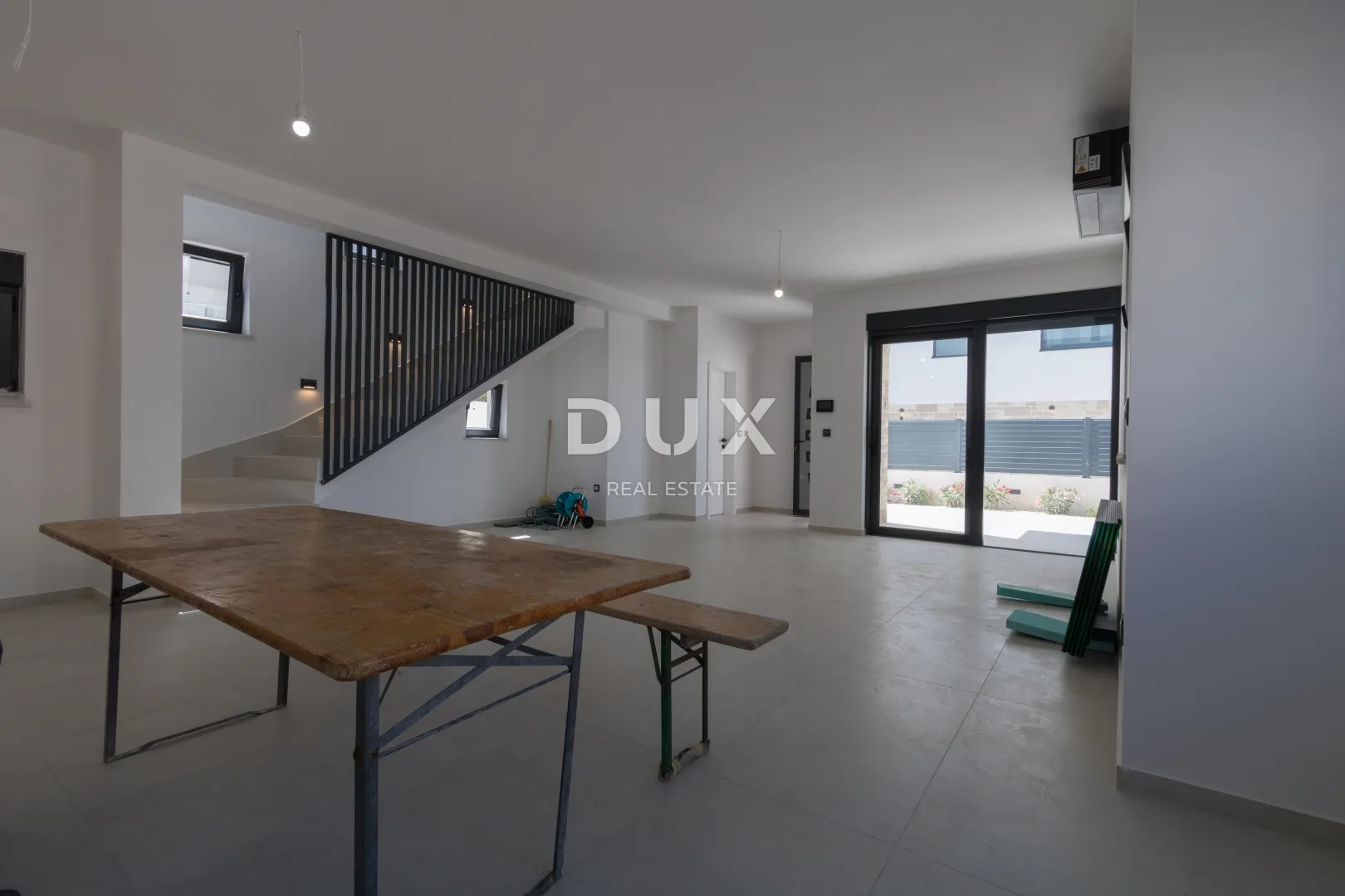 dalmacija, murter - moderan duplex 5min od plaže! - slika 3