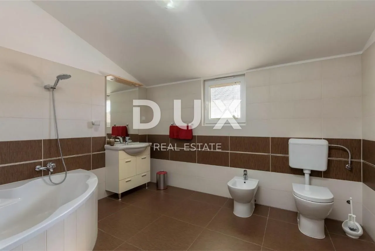 istra, medulin velika apartmanska kuća! - slika 32