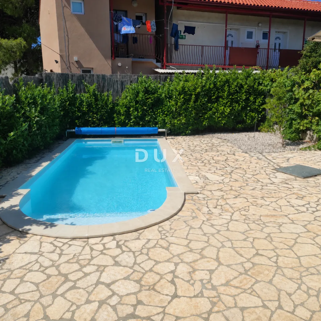 šibenik, pirovac - kuća s grijanim bazenom blizu mora - slika 4