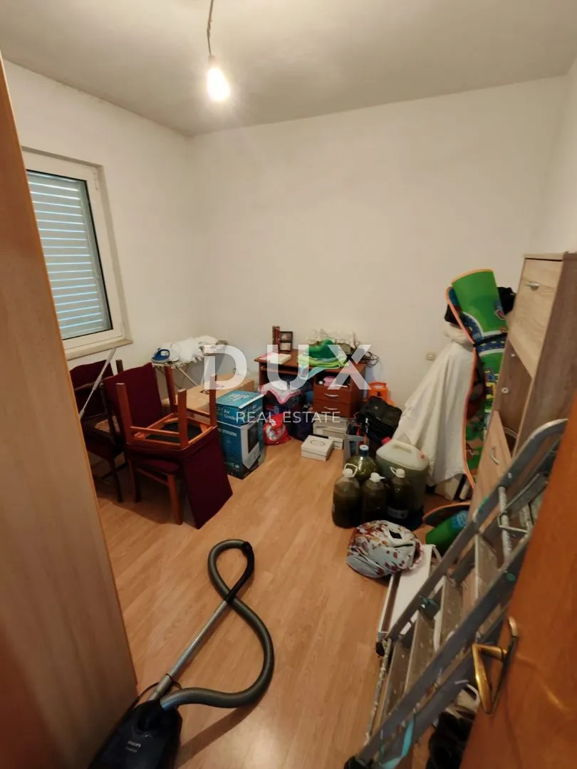 zadar, vrsi - kuća s velikim stanom, tri apartmana i prostranim dvorištem s maslinama! - slika 19