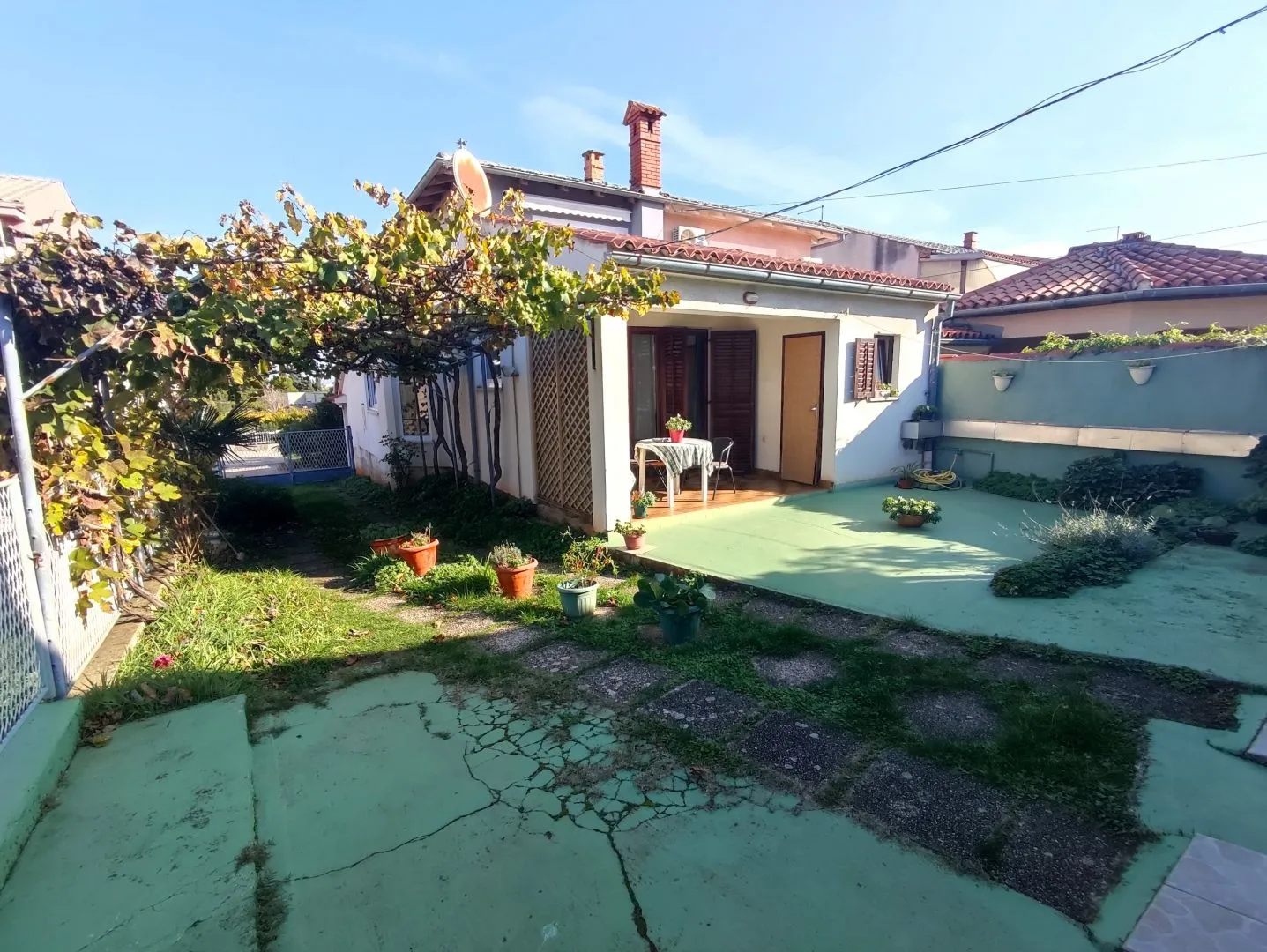 ISTRA, PULA - Obiteljska kuća + apartman nadomak centra grada