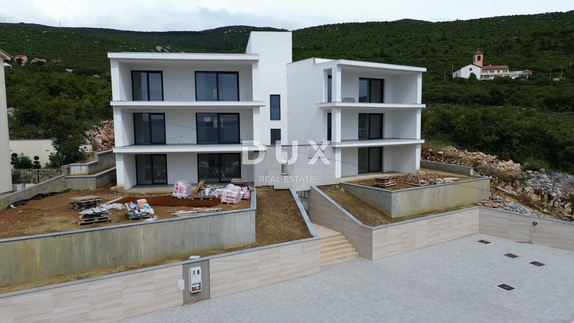 klenovica - luksuzni penthouse s krovnom terasom, 100m od mora - slika 6