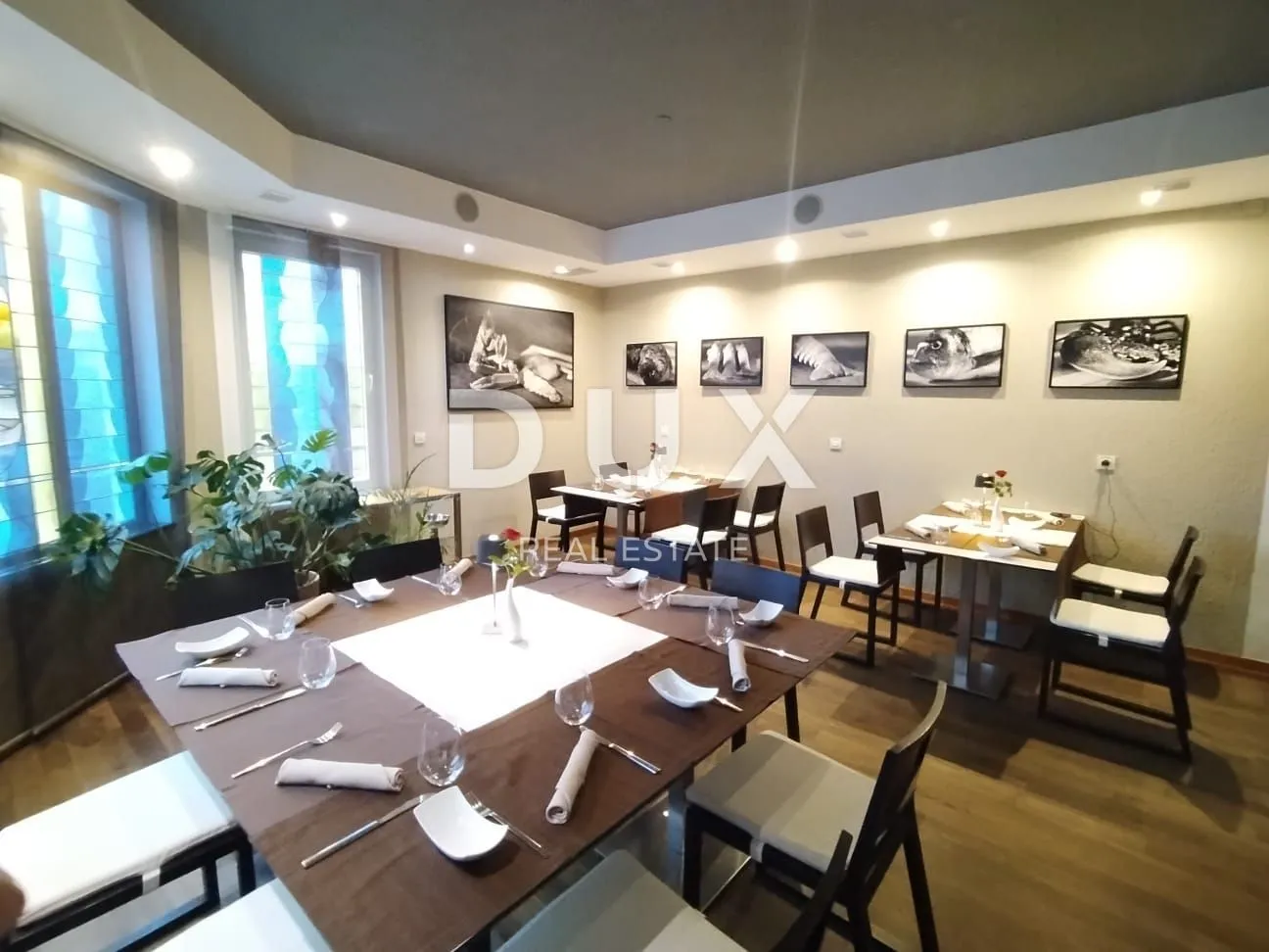 istra,pula - kuća sa restoranom 100m od plaže! top lokacija! - slika 20