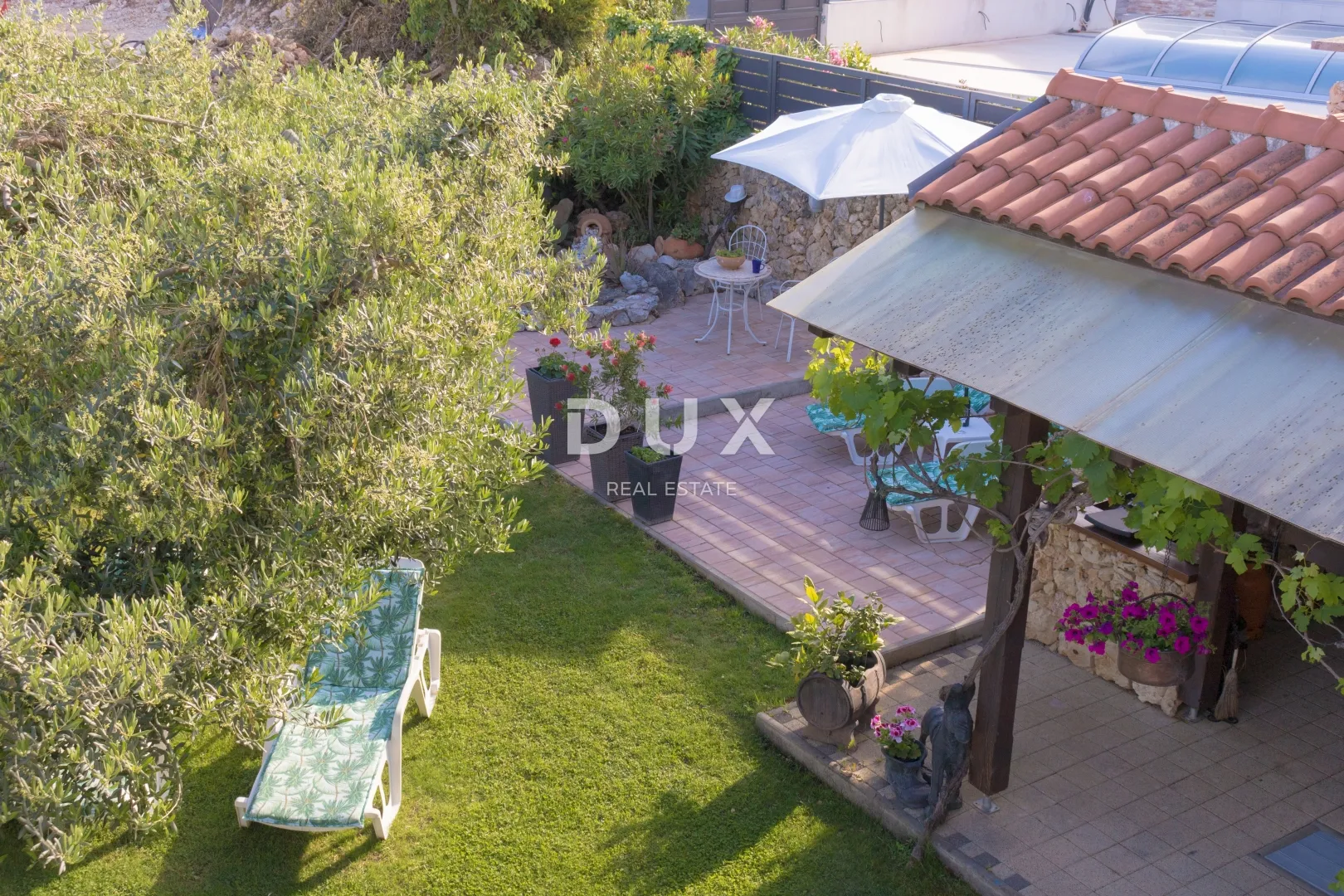 vodice, obrove, vila, 291,76 m2, tri etaže, dvorište - slika 12