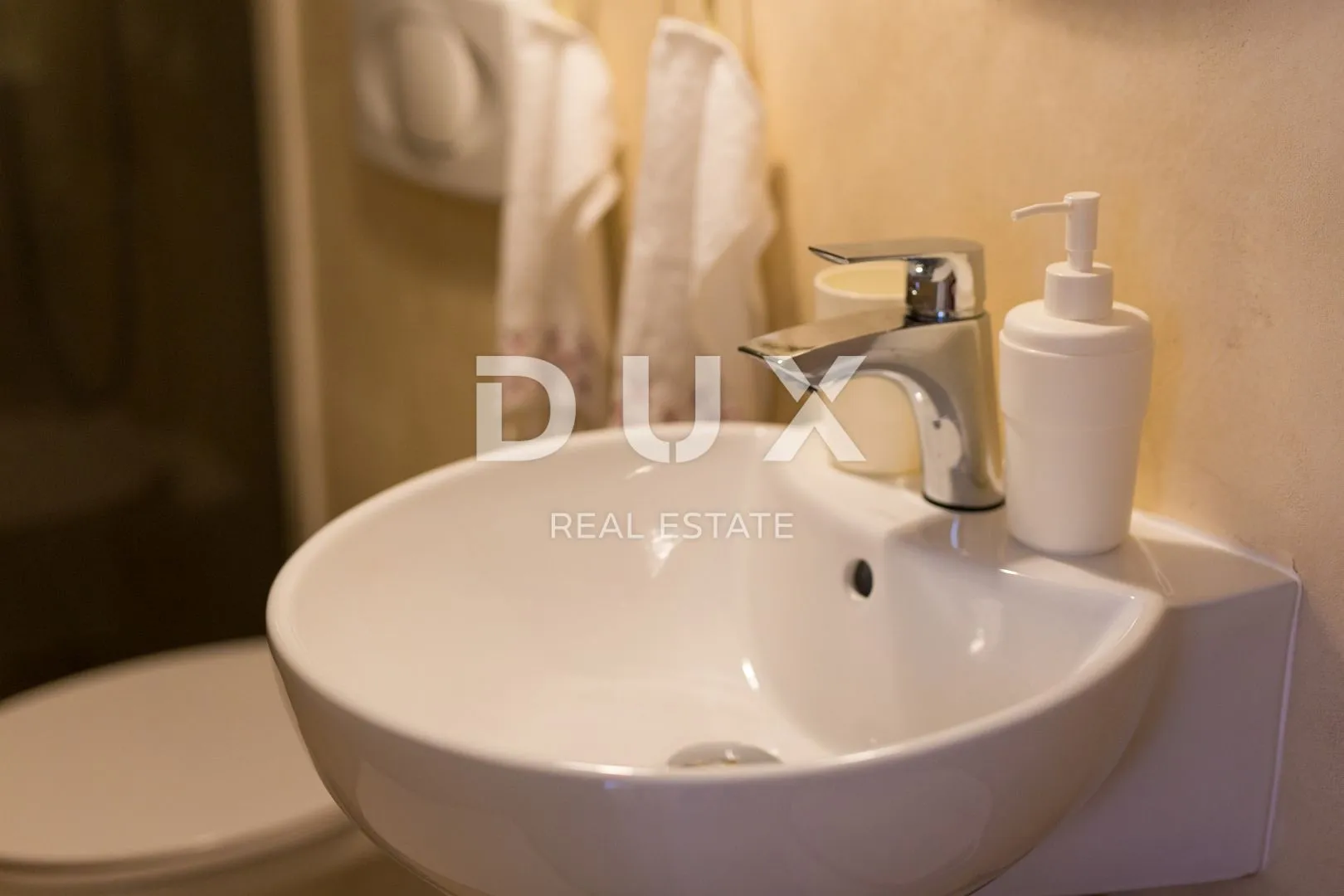 otok krk, dobrinj - rustikalna kuća s jacuzzijem - slika 18