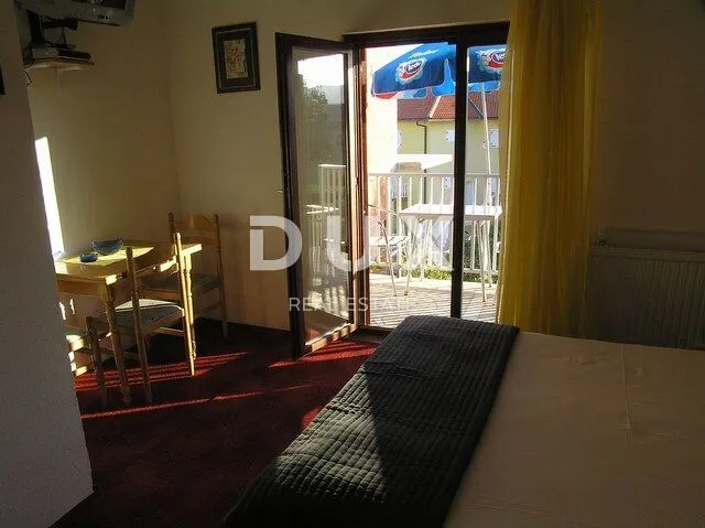 otok pag, pag - obiteljski hotel sa gostinjskom kućom i uhodanim poslom - slika 66