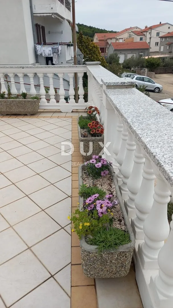 crikvenica - kuća s bazenom i lijepim pogledom na more - slika 13