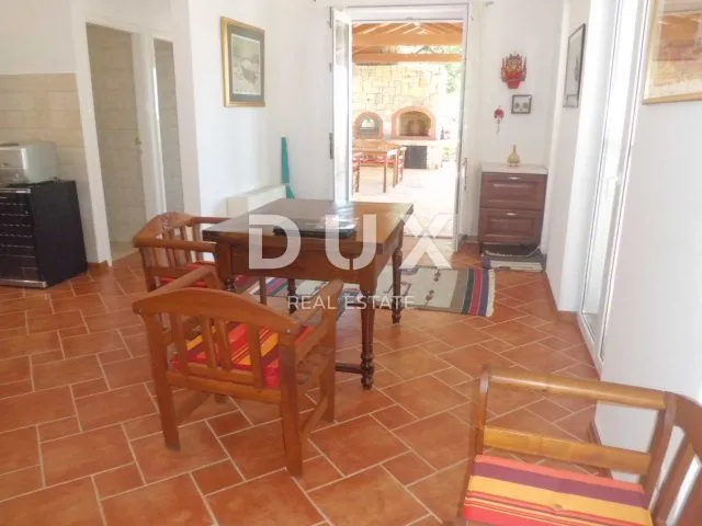 otok krk - ekskluzivna vila sa bazenom - slika 83