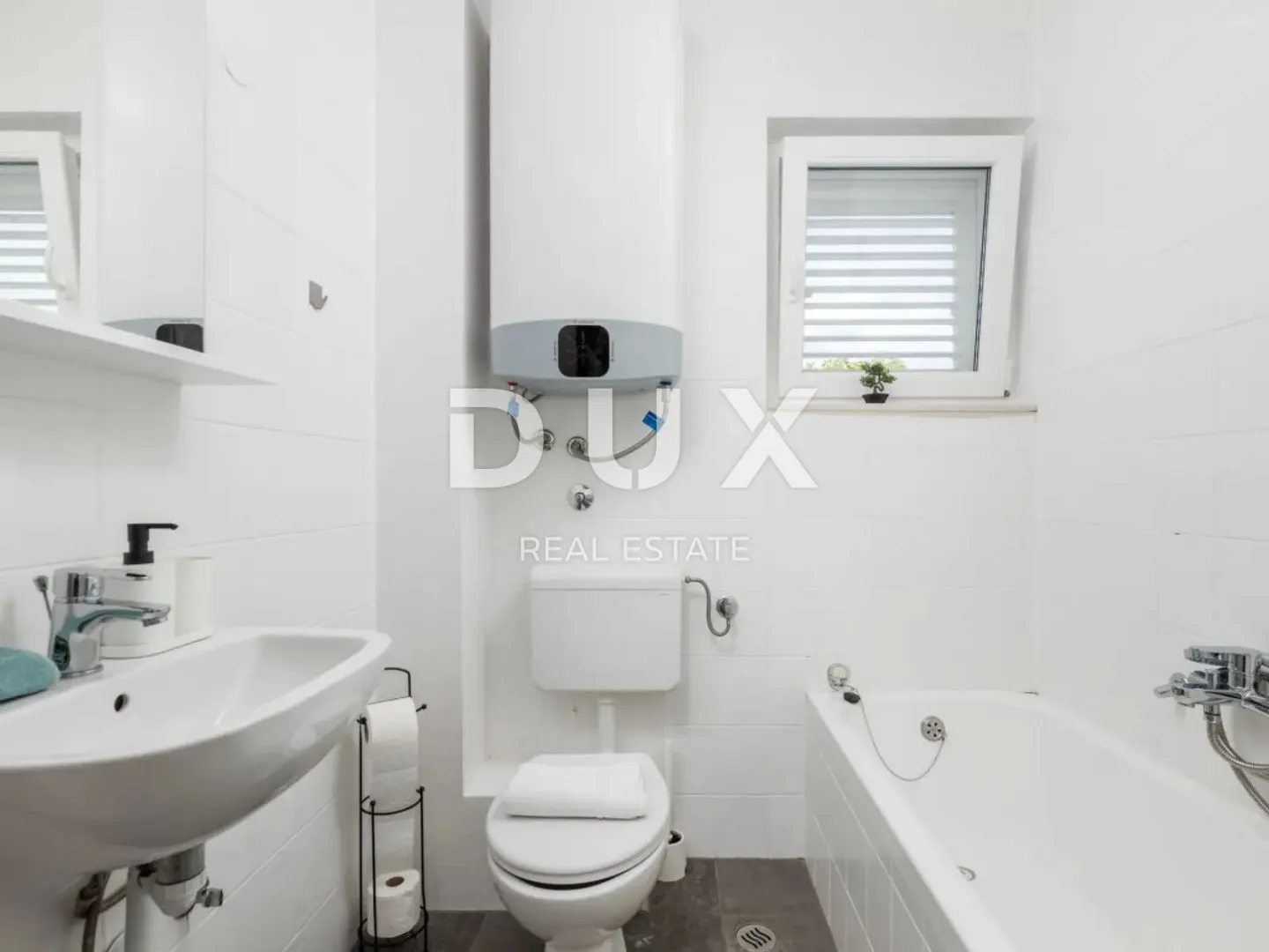 otok krk, kornić- kuća, 250 m2, bazen, okućnica, idealna za turističku djelatnost, top prilika!!! - slika 41