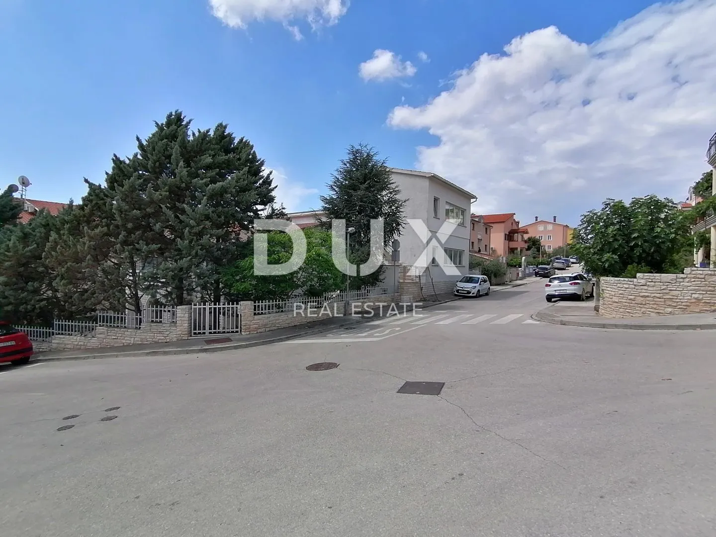 istra, pula - kuća sa tri stana i poslovnim prostorom! - slika 30