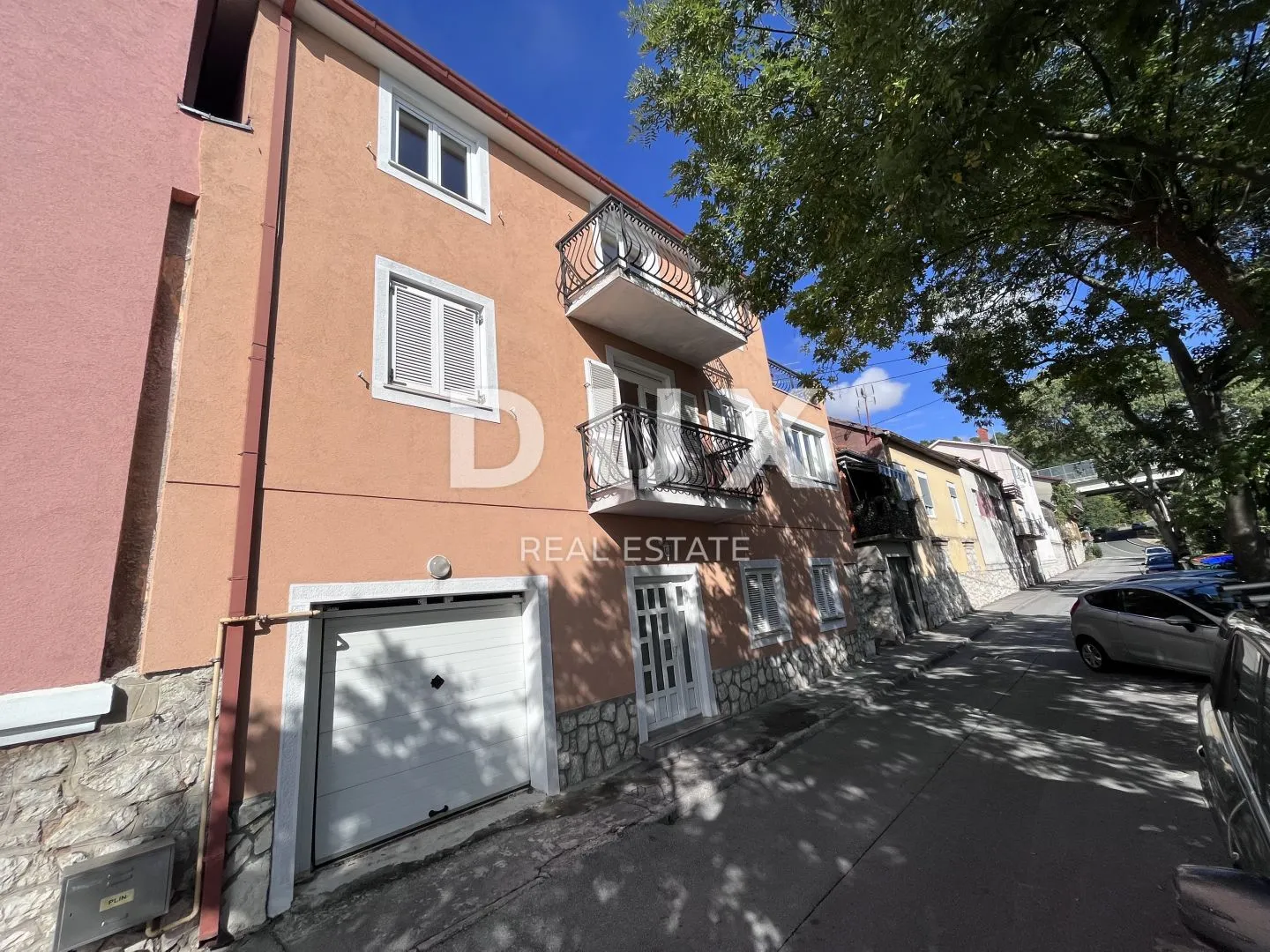 rijeka, škurinje - kuća s tri stambene jedinice i garažom - slika 16