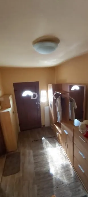 lokve - kuća s dvorištem na odličnoj lokaciji - slika 2