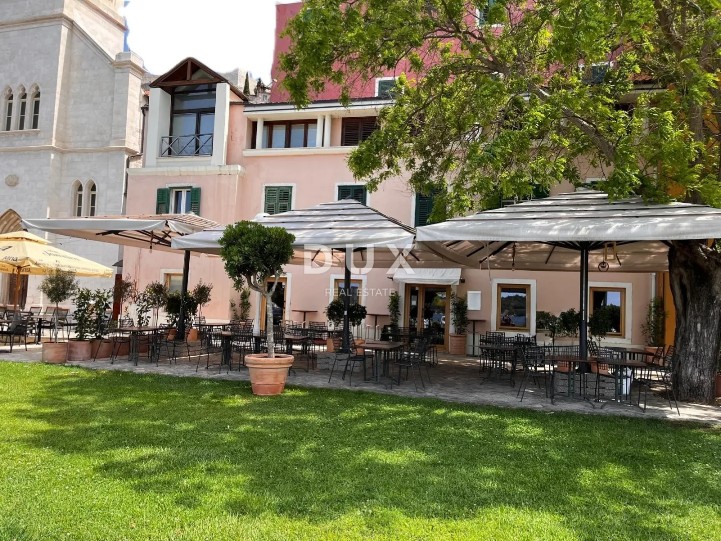 šibenik, centar, vrhunski uhodani restaurant, prvi red do mora. - slika 21