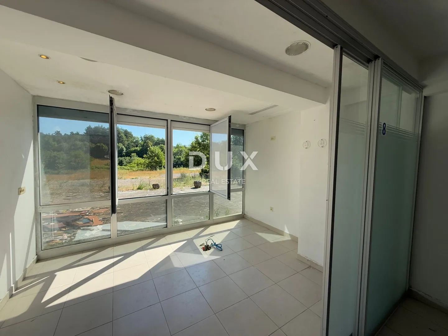 matulji, šapjane - samostojeća kuća ( poslovna zgrada 780 m2 ) + 3.484 m2 okućnice! prilika! - slika 5