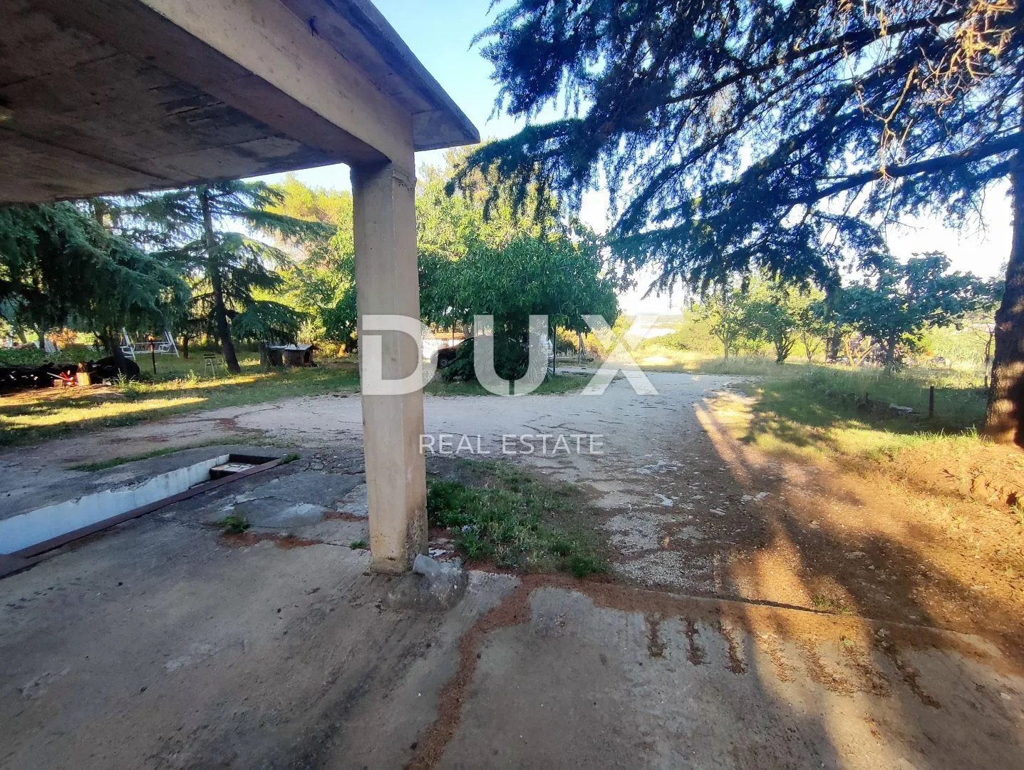 istra, pula - samostojeća kuća na velom vrhu 400m2 - slika 23