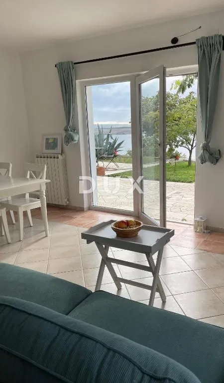crikvenica, jadranovo -prostrani stan u prizemlju, 80 m od mora - slika 2