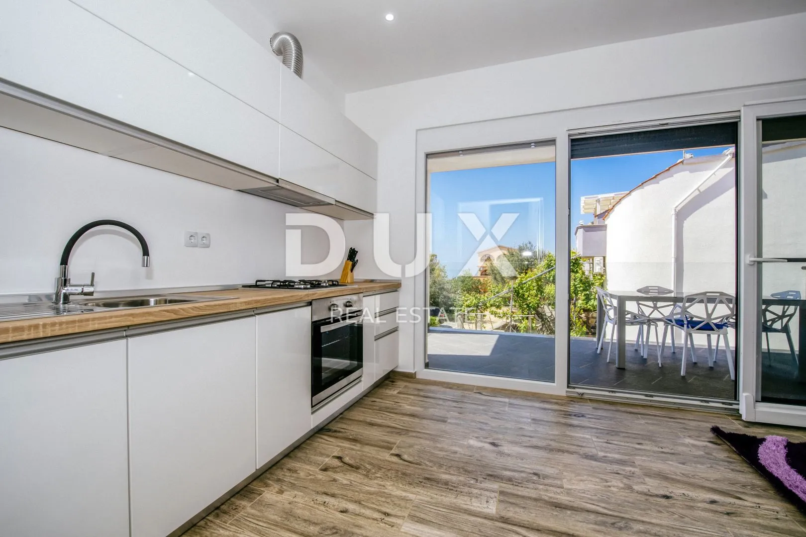otok pag, košljun - apartman+garsonijera 70m od mora - slika 2