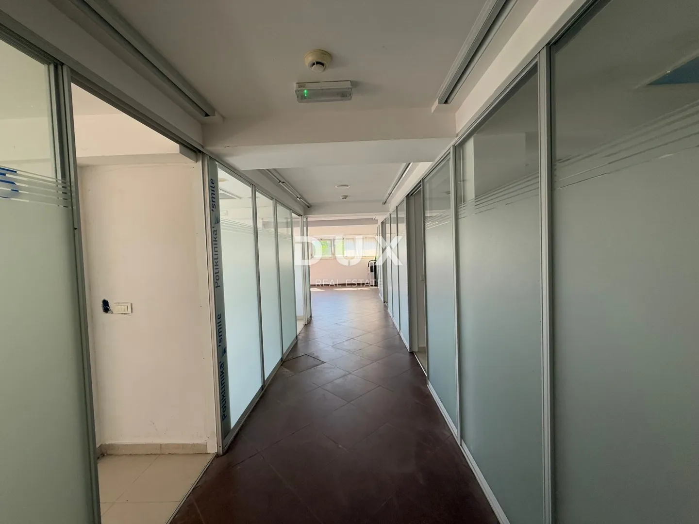 matulji, šapjane - samostojeća kuća ( poslovna zgrada 780 m2 ) + 3.484 m2 okućnice! prilika! - slika 8