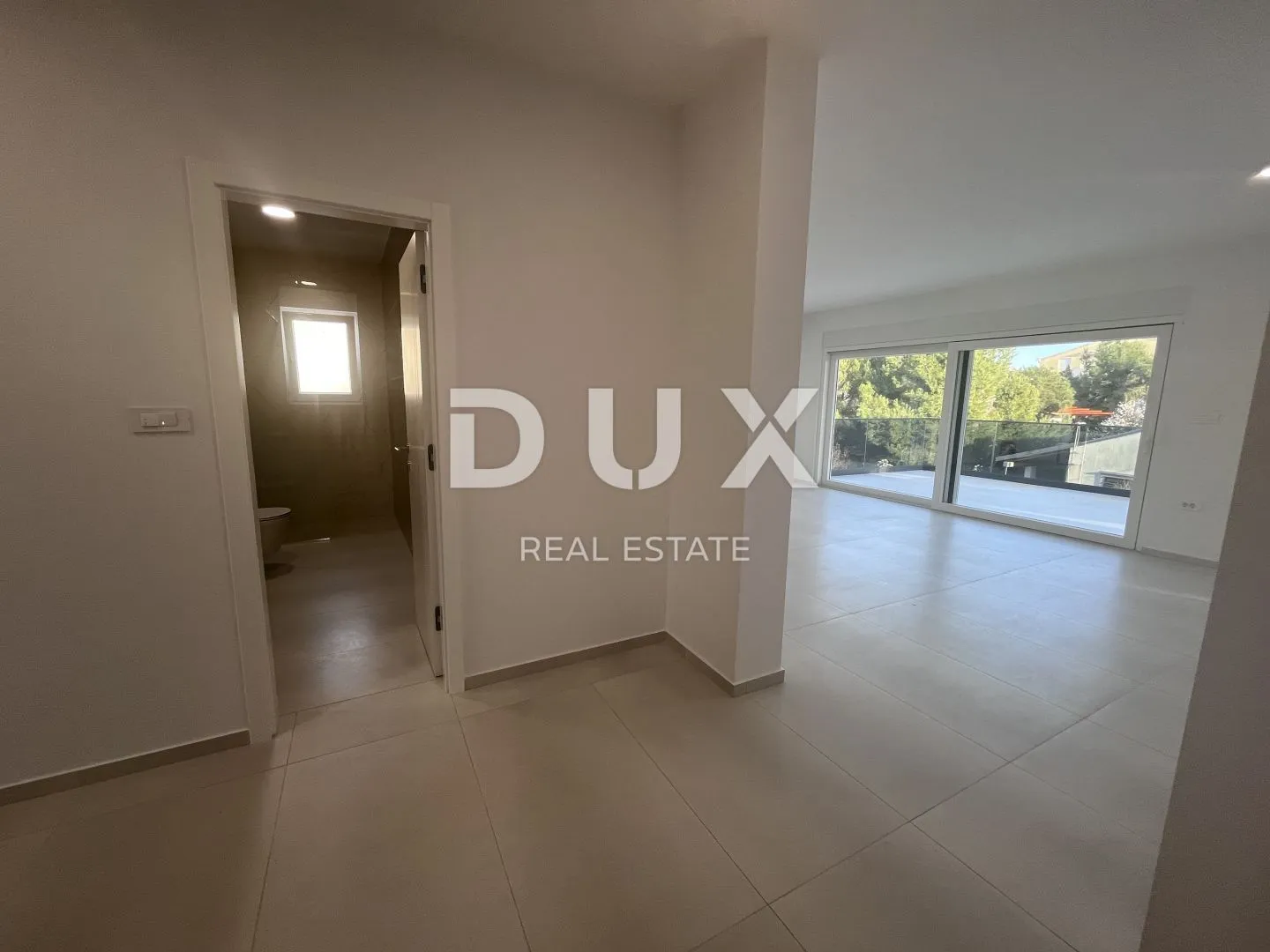 šibenik, vodice - predivan penthouse u novogradnji 1. red do mora - slika 6