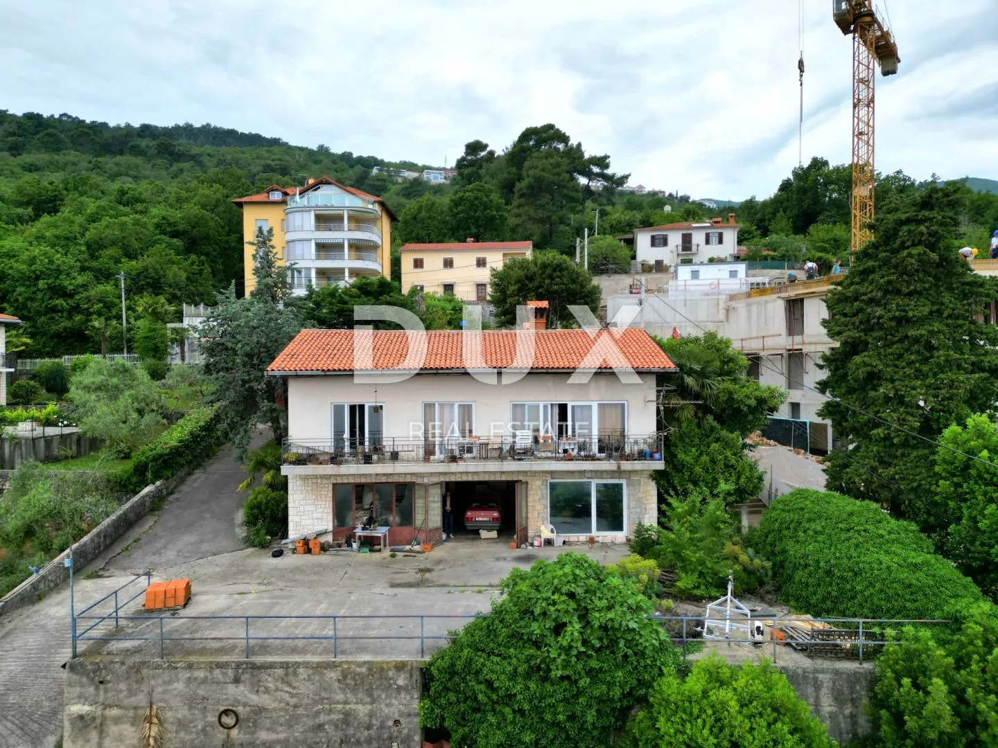 opatija, centar- samostojeća kuća 250m2 s panoramskim pogledom na more + okoliš 740m2 - slika 32