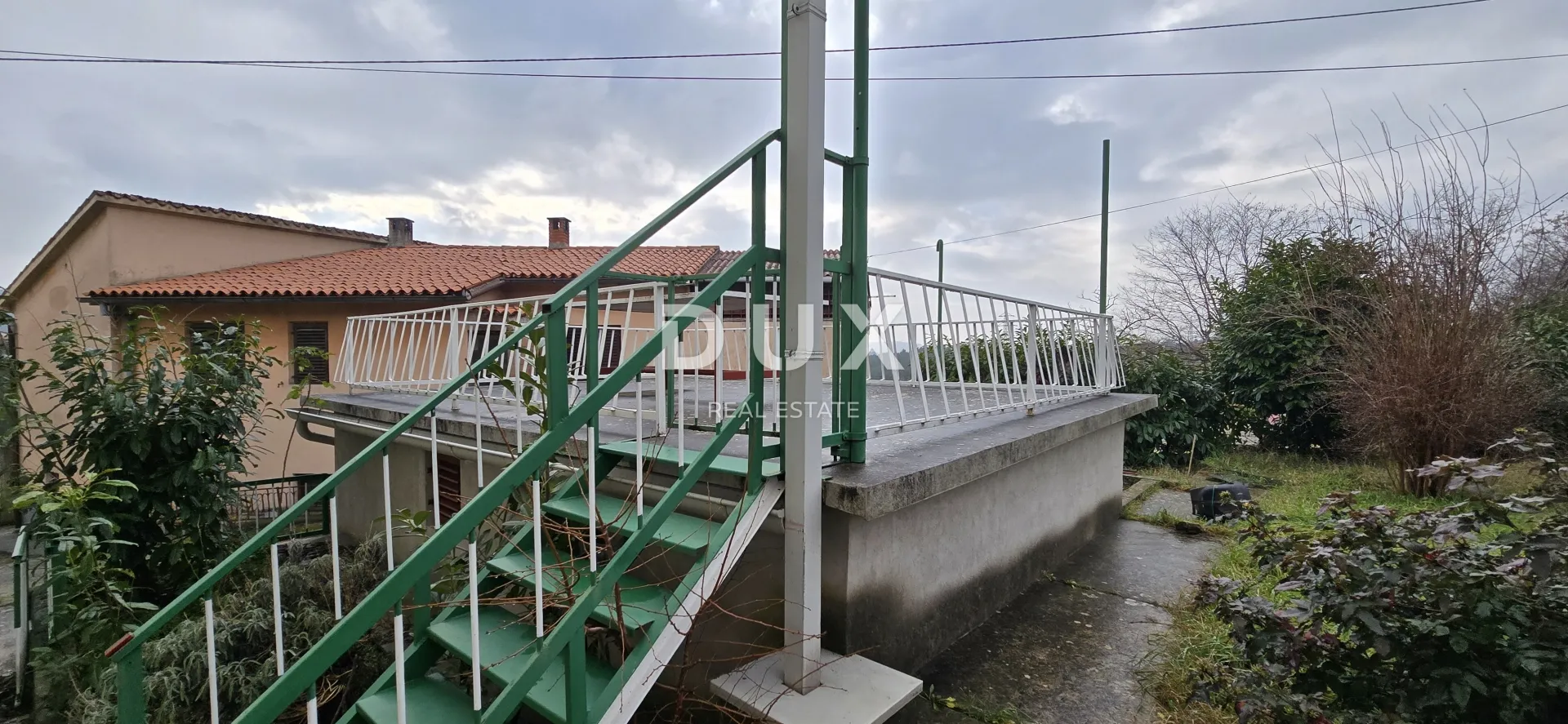 istra, labin - kuća s dva stana s velikim terasama, garaža i ognjište s galerijom u neposrednoj blizini centra - slika 10