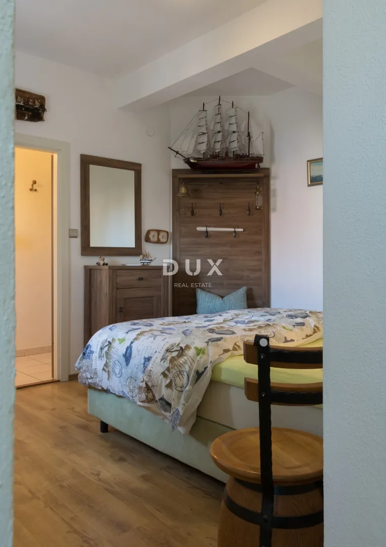 vodice, obrove, vila, 291,76 m2, tri etaže, dvorište - slika 38