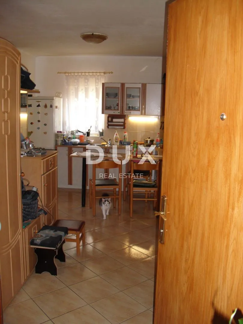 otok krk, malinska (okolica) - dva odvojena apartmana - slika 3